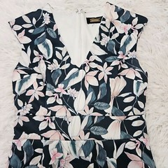 Alexia Admor Women&rsquo;s Sz S Tropical Floral V-neck Feminine Sheath Dress