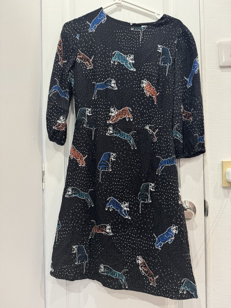 Sugarhill brighton black tiger patterned 3/4 sleeved mini dress size 8