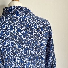 One Season Tunic Size Small Blue Patterned Collared 3/4 Sleeves Pockets Holiday