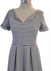 Three Dots Womens Pleated Knee-Length Casual Dress Size Medium Grey/White Stripe