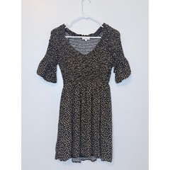 Bohme Floral Smocked Mini Dress NWOT Black Cream Short Sleeve V-Neck Small Boho