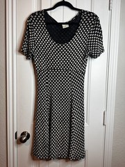 day2day Black and White Daisy Floral Short Sleeve Mini Dress vintage