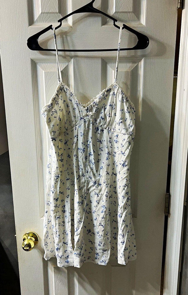 Trixxi Women’s Large White/Blue Floral V-Neck Spaghetti Strap Sundress