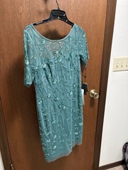 Adrianna Papell Green Floral Sheath Short Dress 6 Beaded Sequin Mesh V-Neck