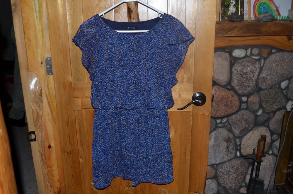 CUTE FOREVER21 SUMMER DRESS WOMANS SMALL PETITE LIGHT WEIGHT BLUE & PEACH