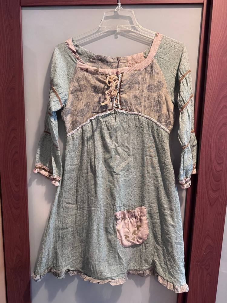 Ian Mosh — Green & Beige Paisley Lace-Up Empire-Waist Dress