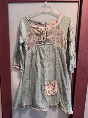 Ian Mosh — Green & Beige Paisley Lace-Up Empire-Waist Dress