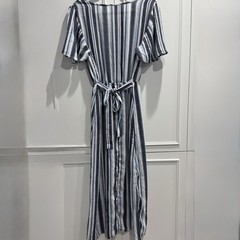 Naïf Unsized Women’s Short Sleeve Dress Elastic Waistband Casual W/Buttons