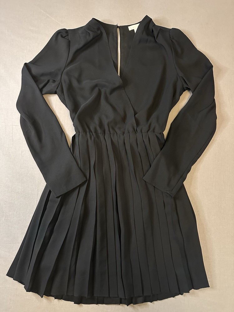 Leith S Solid Black V-Neck Pleated A-Line Short Dress Button Long Sleeve