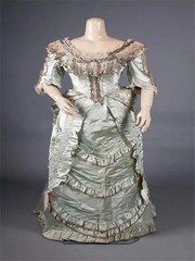 18th Century Victorian Edwardian Walking Duchess Bustle Dresses Masquerade