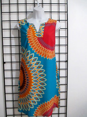 ARYEH 🌸 SIZE SMALL==BOLD PRINT / STRETCH KNIT SHIFT DRESS