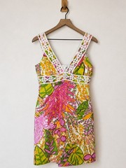Trina Turk Tropical Floral Sheath Dress White Cutout Trim V-Neck Lined Size 4