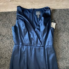 Adrianna Papell Satin V Neck Side slit Gown navy, size 6, june Sale