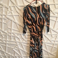 Leota Black/Blue/Peach Abstract A-Line Dress Round Neck 3/4 Sleeve Knee M