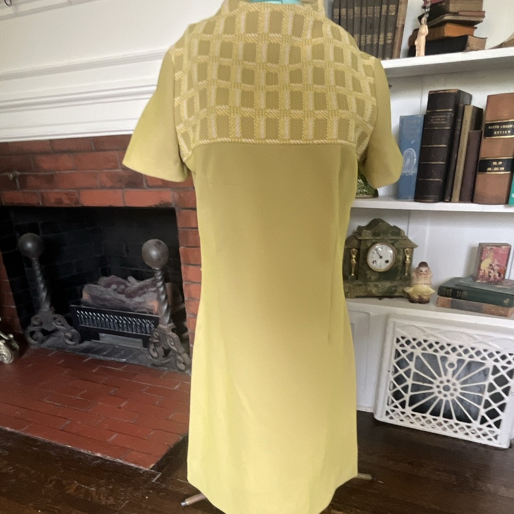 Vintage 60s Chartreuse Geometric Textured ALine dress 12/14- mid knee length