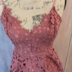 ASTR the label Lace Dress midi v neck wedding party demure pink mauve spring S