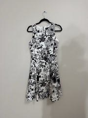 RN Studio by Ronni Nicole Cotton Fit & Flare Dress Size 4 Sleeveless Floral EUC
