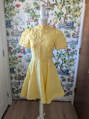 Antonio Melani Yellow Iris Linen Mock Neck Mini 3D Floral Applique Dress sz 8