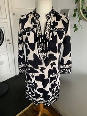 DVF Diane von Furstenberg Black & White Silk Lace Up Tunic Dress Size US 6 UK 10