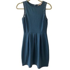 Forever 21 Lace Sleeve Dress size XS