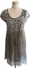 CMD GREY SILK MIK EMBROIDERED SCOOP NECK CAP SLEEVED SHIFT DRESS ONE SIZE