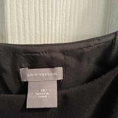 Ann Taylor Womens Lined Black Sleeveless Dress with Gold Bow Size 10P Pre-Owned