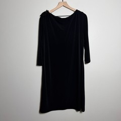 Clari.e. Black 3/4 Sleeve Shift Dress Floral Applique Shoulder Size 16 Boat Neck
