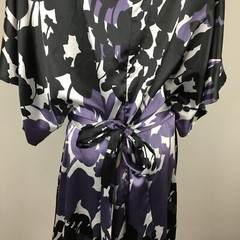 BCBGMAXAZRIA Black Purple White Print Batwing Sleeve Satin Belt Dress sz Medium