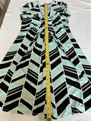 Karen Kane Fit & Flare Dress M Black Geometric Ruched V-Neck Cap Sleeve Knee
