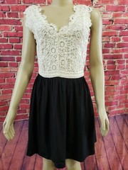MADISON MARCUS Size S Beige & Black Crochet Sleeveless Dress( /B10)