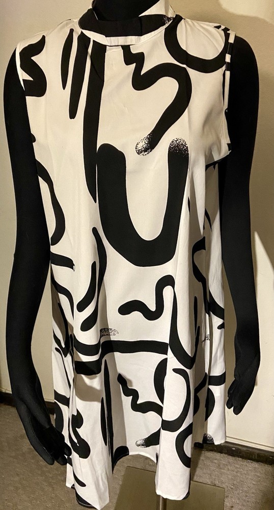 NEW DRESS L White And Black Print Keyhole Neck Machine Washable Poly 40” Bust