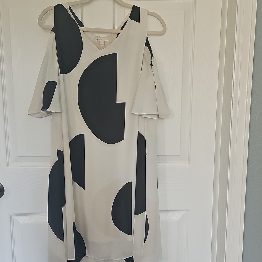 EST. 1946 Women’s Black White Geometric V-Neck 3/4 Bell Sleeve Dress Size L