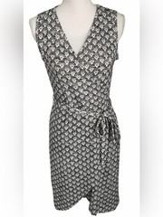 41 Hawthorn sleeveless V-Neck Gray & White Dress