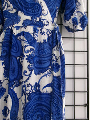 « NEW » WHITE CLOSET 🌸 SMALL==BLUE FLORAL PRINT / LINEN BLEND / WRAP MIDI DRESS