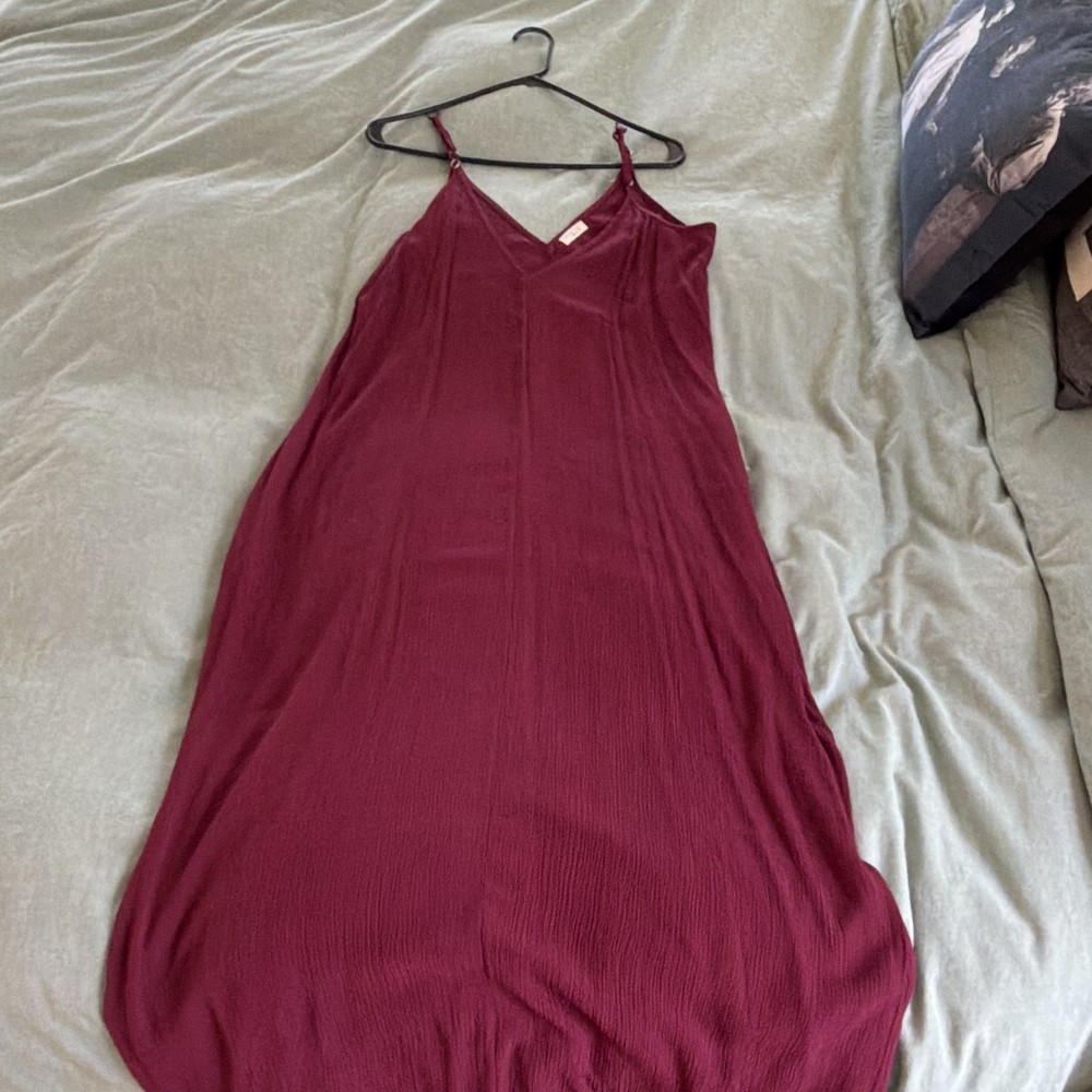 Lovestitch Burgundy Solid V-Neck Spaghetti Strap Maxi Slip Dress S/M