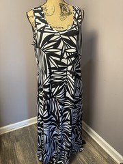 Adrienne Vittadini Black/White Abstract Maxi Dress Scoop Neck Strappy XL