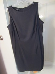 NWT women&rsquo;s sleeveless dress AGB Dress Size 16 black color SLIMMING