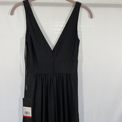 NWT $328 La Femme [sz 4 ] Sleeveless Plunge Neck Gown in Black #G908