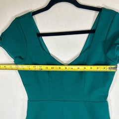 Urban Outfitters Green Fit Flare Dress V Neck Cap Sleeve Size 4