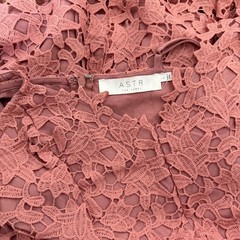 ASTR The Label Lace Midi Dress Womens L Pink Floral Scalloped V-Neck Cocktail