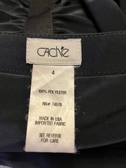 Cache Skirt Size 4