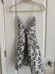 Alice + Olivia Tayla Structured Lantern Silver Black Mini Dress Women’s Sz 2