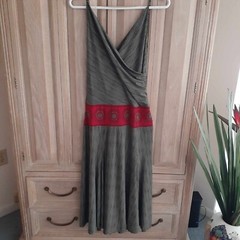 BCBGMAXAZRIA Cross Front Midi Dress Green Womens Small Nice!