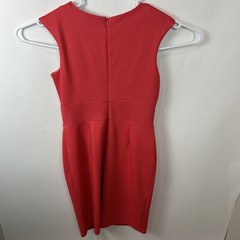 DR Collection Women&rsquo;s Red Cut Out Front Sheath Dress Stretch Texture Size 6