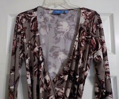 Women&rsquo;s Beautiful Simply Vera Wang Wrap Dress Size M Floral Gray Mauve Womens