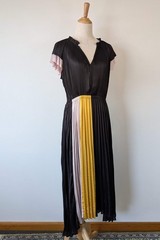 Piper Black Sunburst Pleated Colourblock Dress Sz 12 BNWT RRP $149.95 Modern