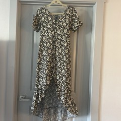 Wild Fable Women’s M/L Black White Yellow Floral V-Neck Puff Sleeve Button Midi