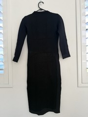 Scanlan Theodore Crepe Knit Dress Size Small Back Midi 3/4 Sleeve V Neck