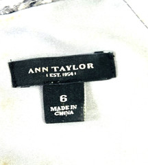 ANN TAYLOR Dress Womens 6 Gray Black Snakeskin Print Cap Sleeve Flare Bottom