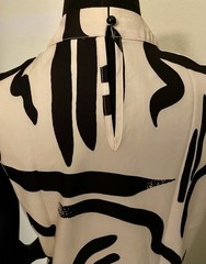 NEW DRESS L Ivory And Black Print Keyhole Neck Machine Washable Poly 40” Bust